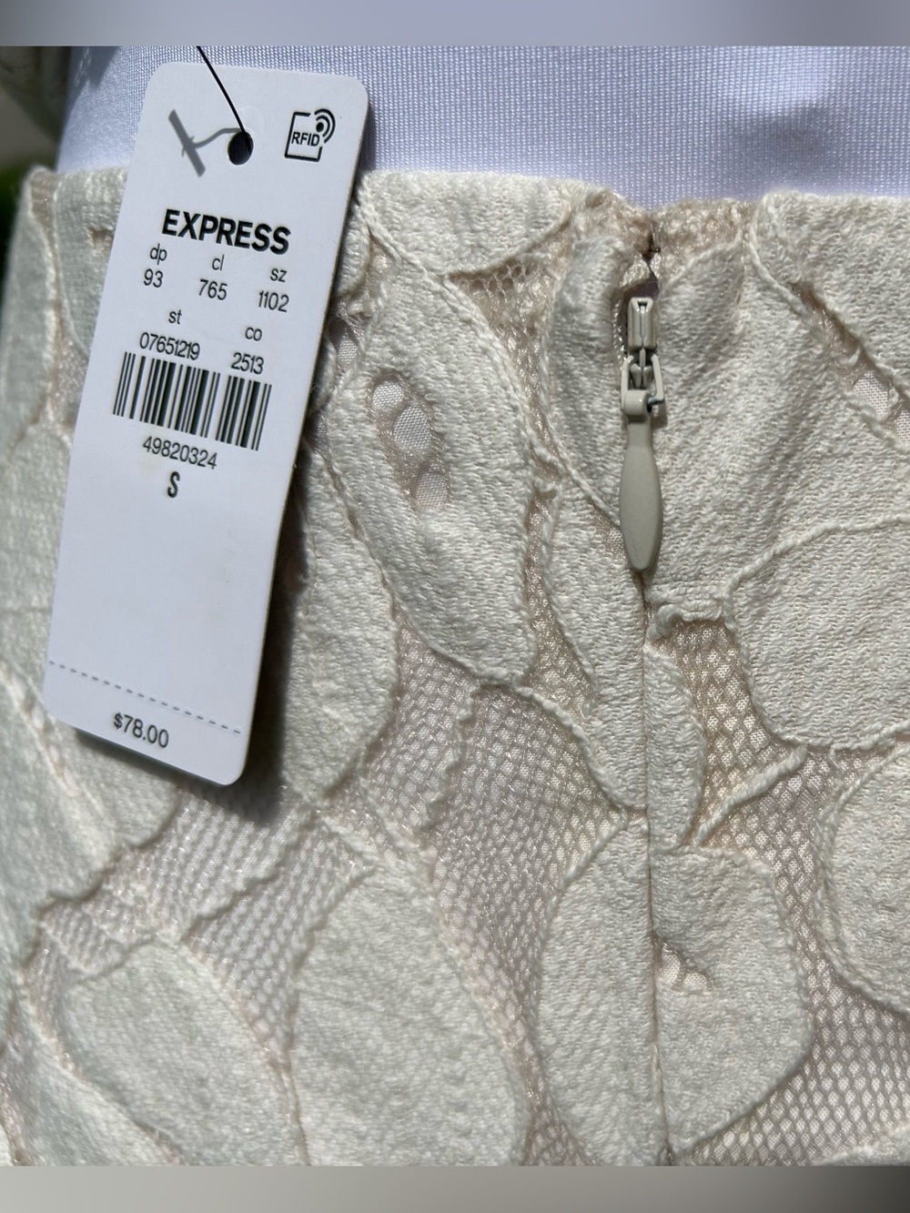NWT🌷EXPRESS Lace Floral V-Neck Flutter Sleeve Top & Mini Skirt - Picture 14 of 15